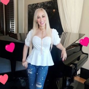 A white blouse , I just put it on one ♡